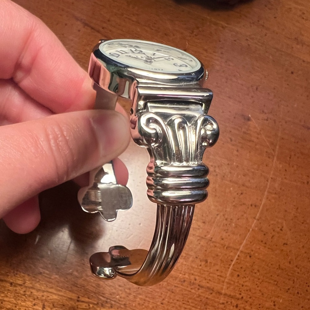 Peck & Peck silver toned quartz watch - Picture 2 of 6